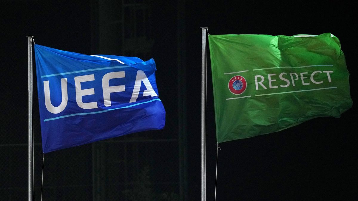 Na zdjęciu: flaga UEFA