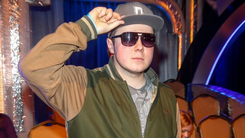 Tak wygląda Donatan bez okularów. Aż ciężko go poznać