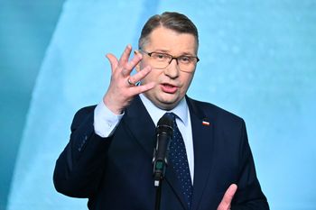 Czarnek grzmi ws. SAFE. "Staną przed sądem"