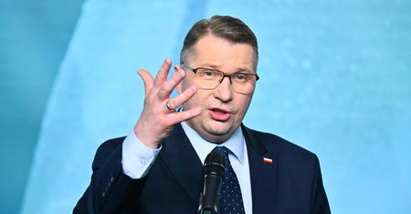 Czarnek grzmi ws. SAFE. "Staną przed sądem"