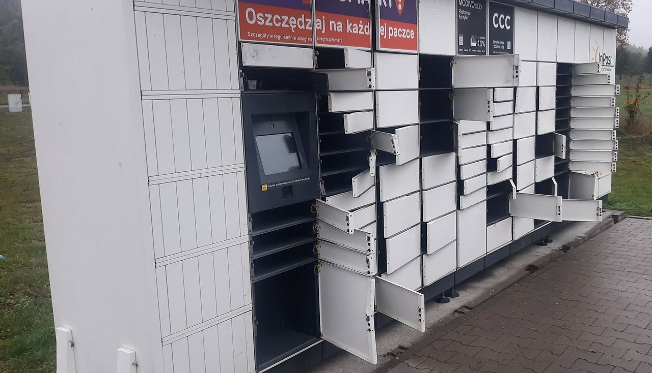 Taki widok przy paczkomacie InPost. Aż chwycił za telefon