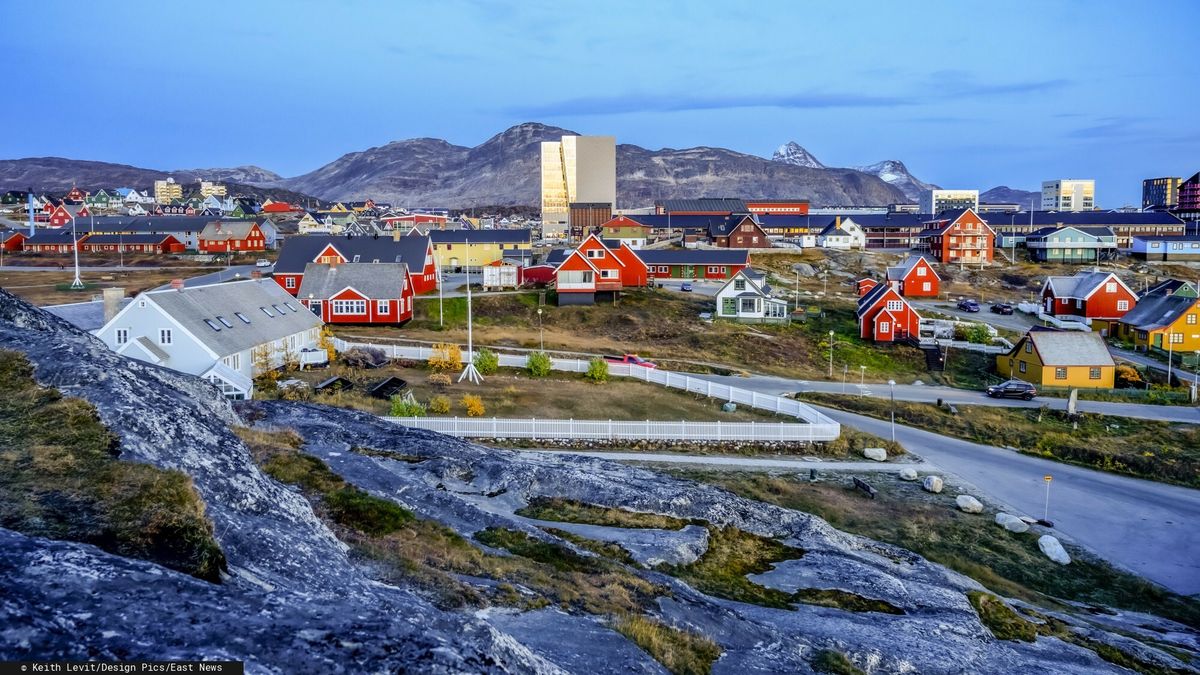Zabudowa miasta Nuuk, stolicy Grenlandii, zdj. ilustracyjne