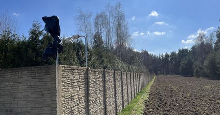 Siłowe wejście do domu Zbigniewa Ziobry. Świadek potwierdza: walili młotem, są straty