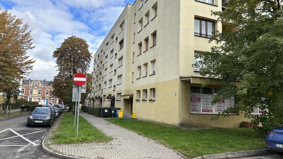 Szok w Świętochłowicach. Mirella spędziła 27 lat zamknięta w mieszkaniu na tym osiedlu