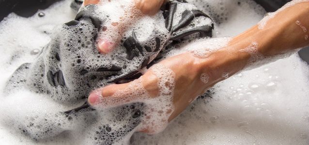 Jak przywrócić kolor spranym ubraniom?