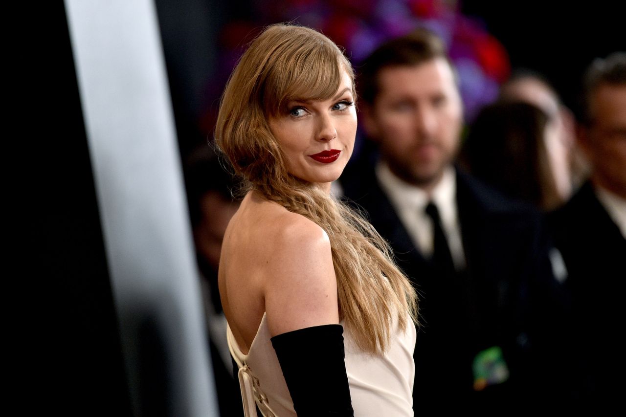 Super Bowl. Will Taylor Swift appear in the stands?