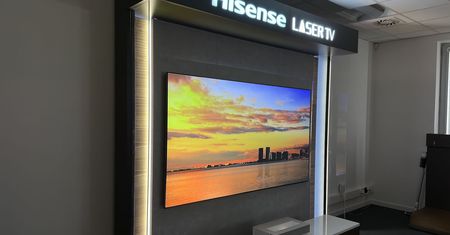 Tańszy Laser TV to nadal Laser TV - czy warto się skusić na Hisense Laser TV 4K 100L5H?