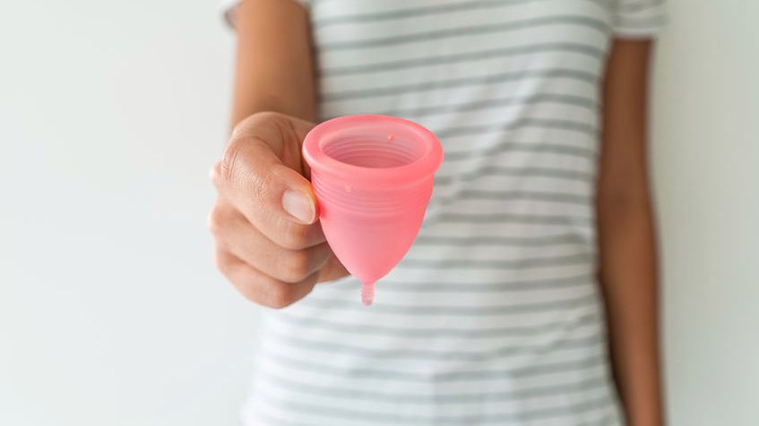 Kubeczek menstruacyjny, obok podpasek i tamponów, jest jednym ze środków higienicznych stosowanych przez kobiecy podczas miesiączki.