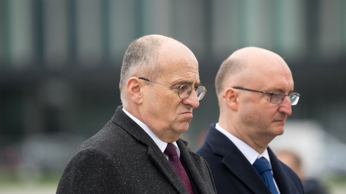 Minister spraw zagranicznych  Zbigniew Rau i Piotr Wawrzyk, który po wybuchu afery odszedł z MSZ