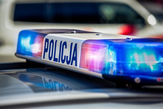53-latek „naważył sobie piwa” –  rzucił butelką po piwie w wiszący na ścianie telewizor