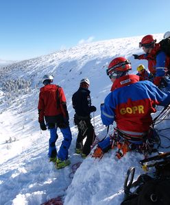 Akcja GOPR na Śnieżce. Kolejny "górski mors" w tarapatach