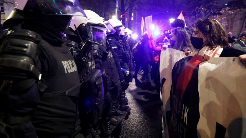 Rząd chce walczyć z protestami społecznymi? Nawet 30 tys. mandatu 