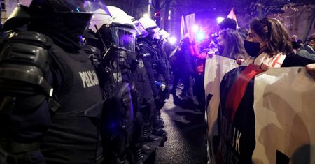 Rząd chce walczyć z protestami społecznymi? Nawet 30 tys. mandatu