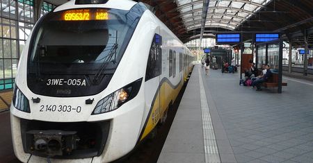 UTK: Kolejowe przewozy pasażerskie spadły o 28,8% r/r w sierpniu
