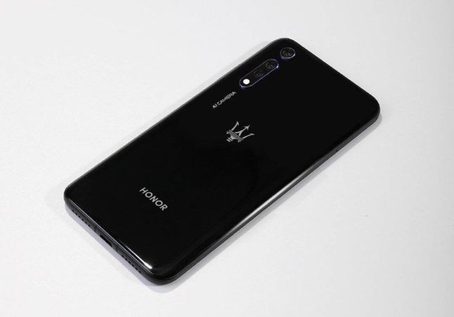 Honor View 20 może pojawić się w wersji Maserati