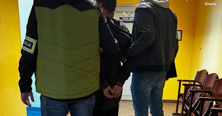 Kłuł kobiety w centrum przesiadkowym. Wywołał panikę
