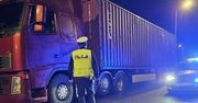Rychnów Żuławski: 40-tonowy zestaw i narkotyki. Policjantki zatrzymały odurzonego kierowcę Volvo