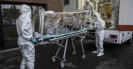 Koronawirus w Polsce i na świecie. Nowe dane z Nowego Jorku. Wkrótce spadek zakażeń? [Relacja na żywo]