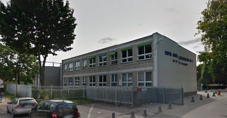 Proponował uczennicom "szkolenia z seksu". Były dyrektor poznańskiej szkoły skazany