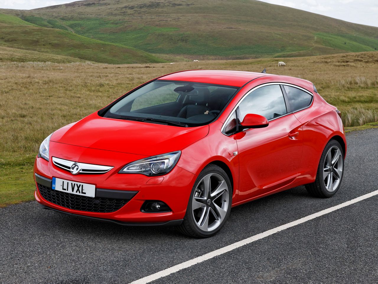 Seryjny Vauxhall Astra GTC