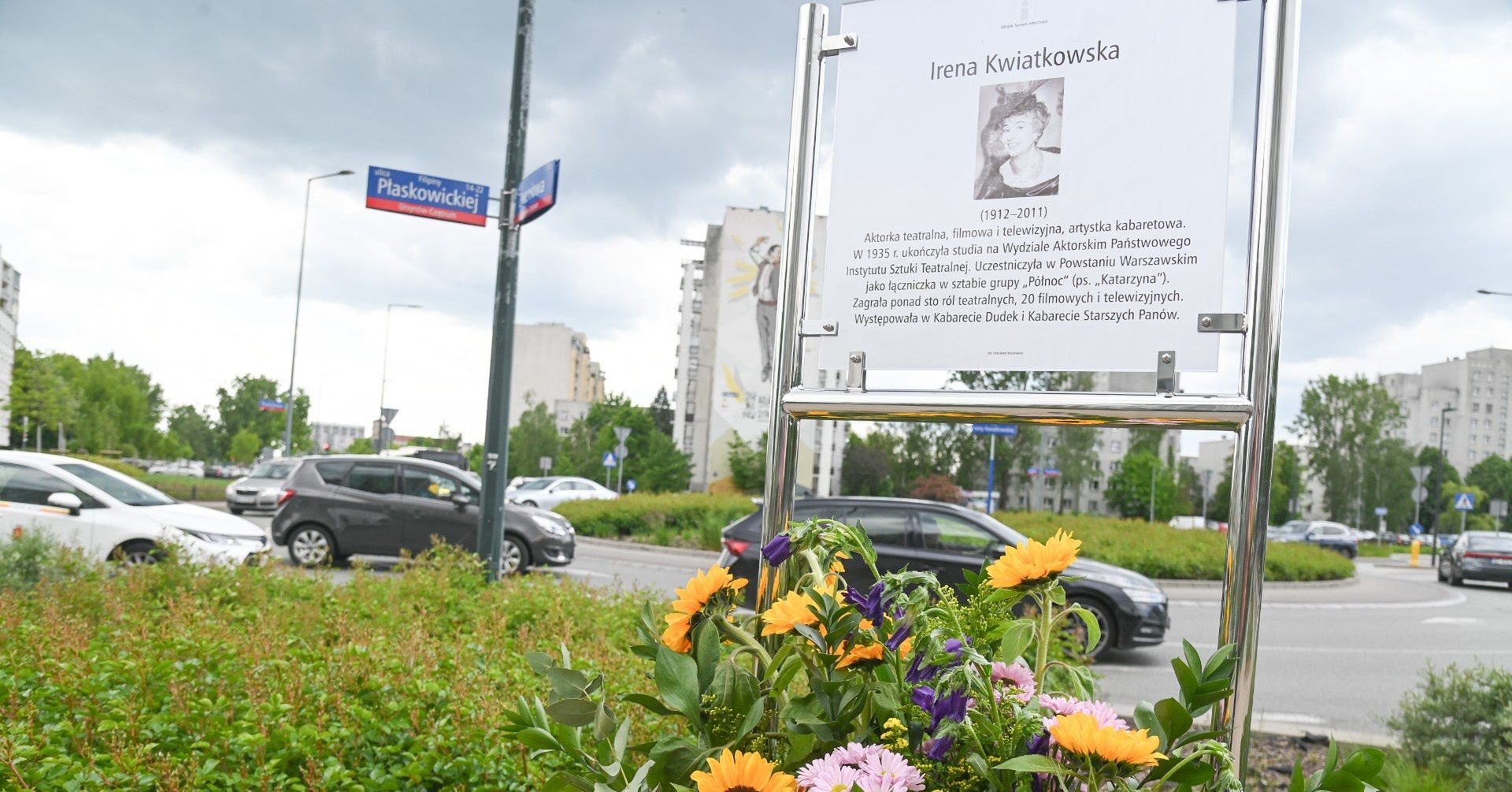 "Kobieta pracująca" uhonorowana w Warszawie. Miejsce jest nieprzypadkowe