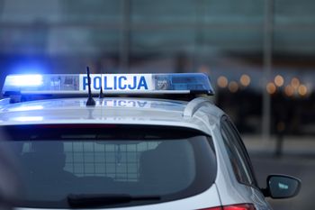 Ciało 44-latki w szambie. Obok stał 7-letni chłopiec