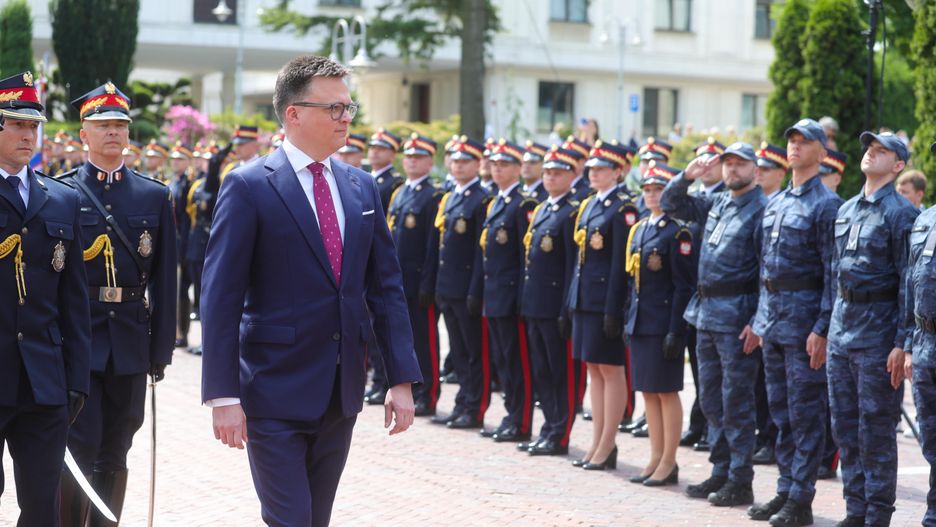 Szymon Ho�ownia
Rafa� Guz
apel, Dobro Rzeczypospolitej najwy�szym prawem, formacji mundurowa, formacji mundurowej, Ma�gorzata Kidawa B�o�ska, ochrony parlamentu, polityk, polityka, Salus rei publicae suprema lex, sejm, Sejmu, senat, Senatu, stra� marsza�kowska, stra�y marszalkowskiej, zapewnienia bezpiecze�stwa, zapewnienie bezpiecze�stwa