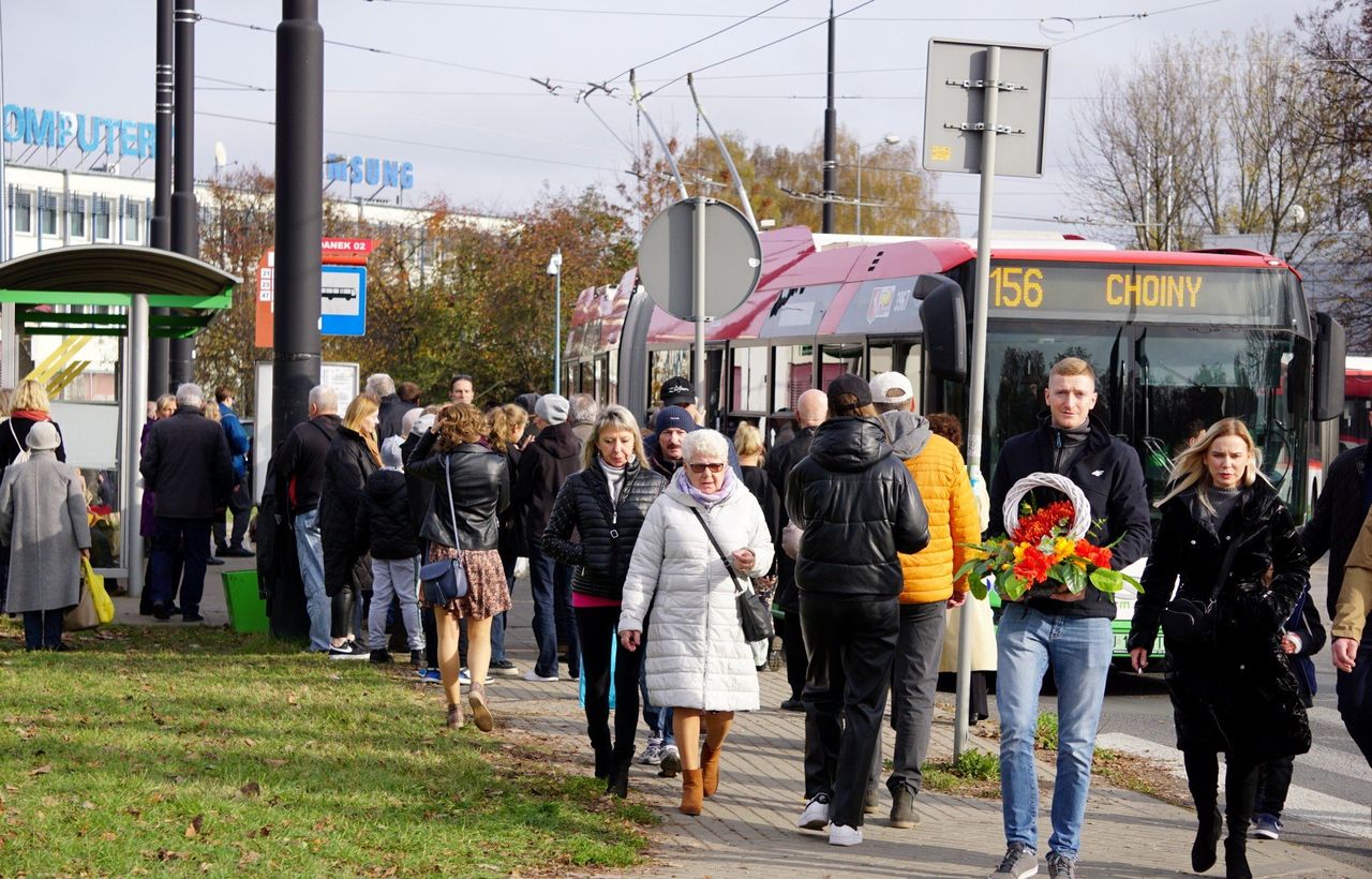 Lublin: Zmiany w organizacji ruchu. Jak dojechać do cmentarzy?