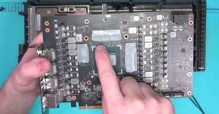 Oszustwo z kartą GeForce RTX 4090 w dużym sklepie. Serwisant pokazał podstęp