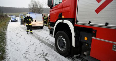 Tragiczne odkrycie. Kobieta przymarznięta do tafli wody