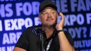 Pokazał się światu w "pełnej krasie". Teraz komentuje nagą wpadkę