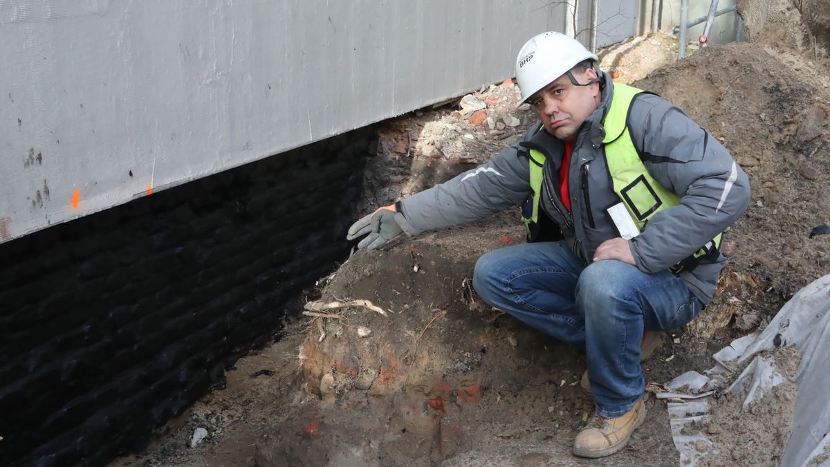 Robotnicy dokonali niesamowitego odkrycia podczas prac remontowych jednej z kamienic z Łodzi 