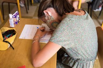 Koronawirus w szkołach. Sanepid nie odwołał lekcji