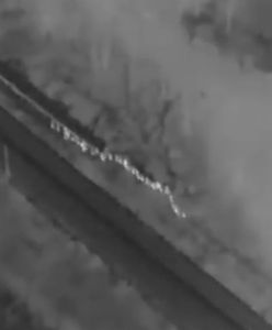 Migranci przyłapani przez drona. To nagranie ich zdemaskowało