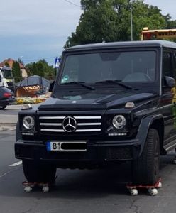 Pogranicznicy odzyskali wart 300 tys. samochód. Mercedes stał na skradzionych tablicach