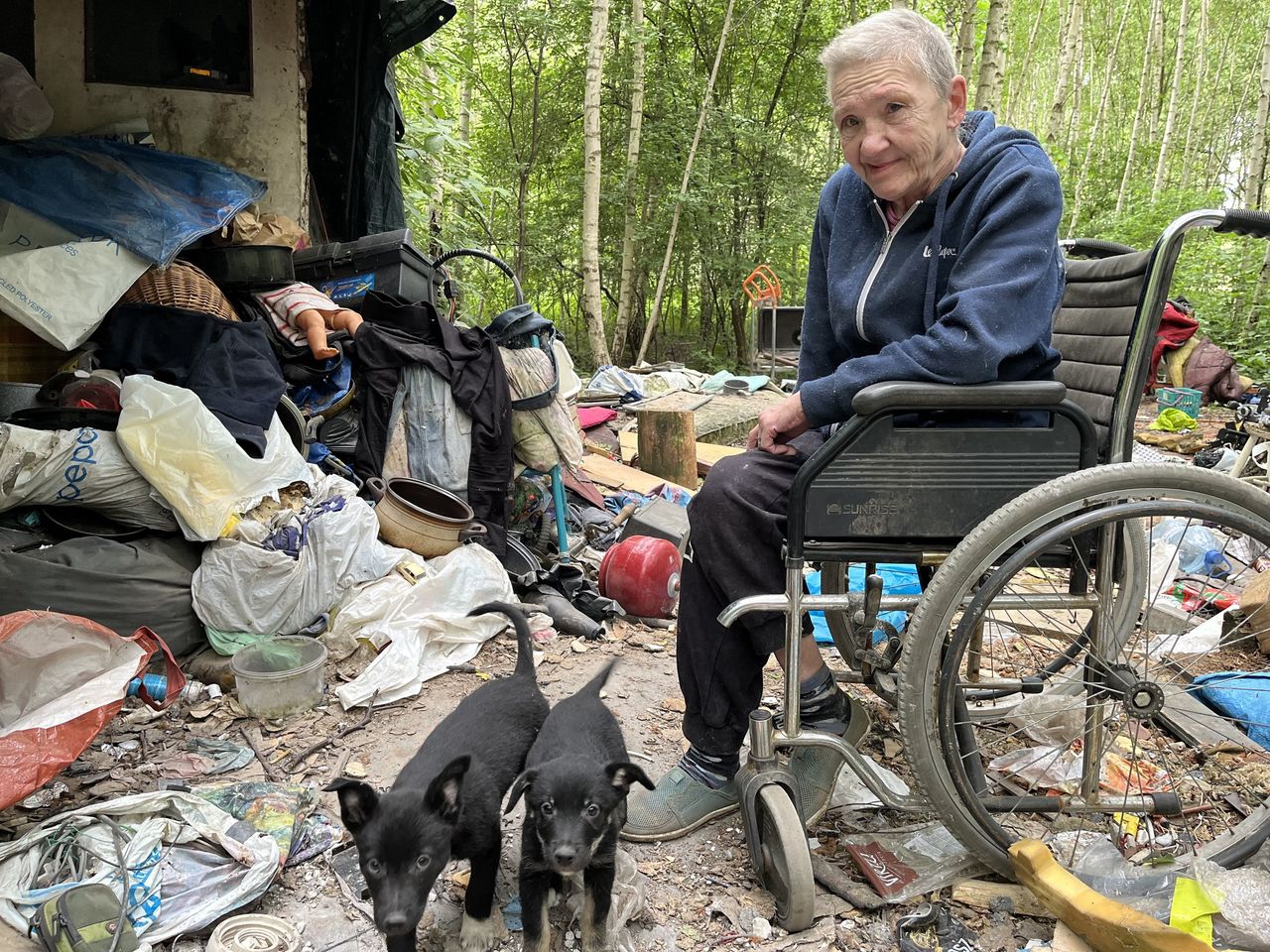 Poruszenie w stolicy. Obozowisko w parku. Mieszka w nim emerytka