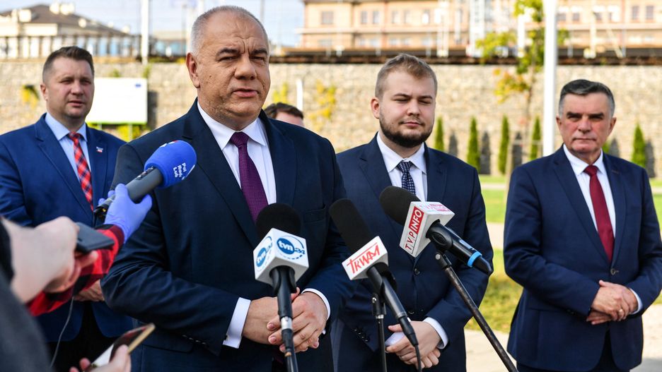 Sobotnia konferencja prasowa podczas której doszło do kontaktu Jacka Sasina z Przemysławem Czarnkiem