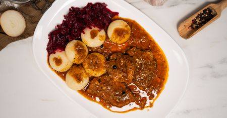 Bitki wieprzowe w sosie własnym. Znikają z talerza w mgnieniu oka