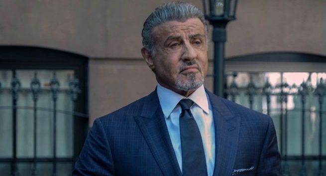 Skandal na planie serialu „Tulsa King”. Sylvester Stallone nazwał statystę „wanną ze smalcem”