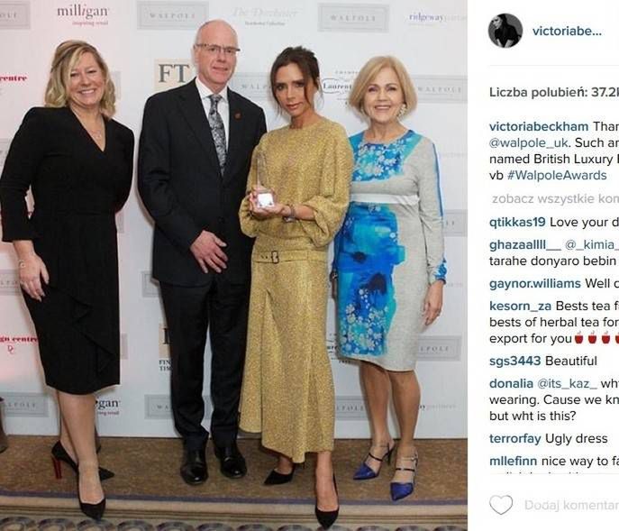 Victoria Beckham w złotej sukience (fot. Instagram)