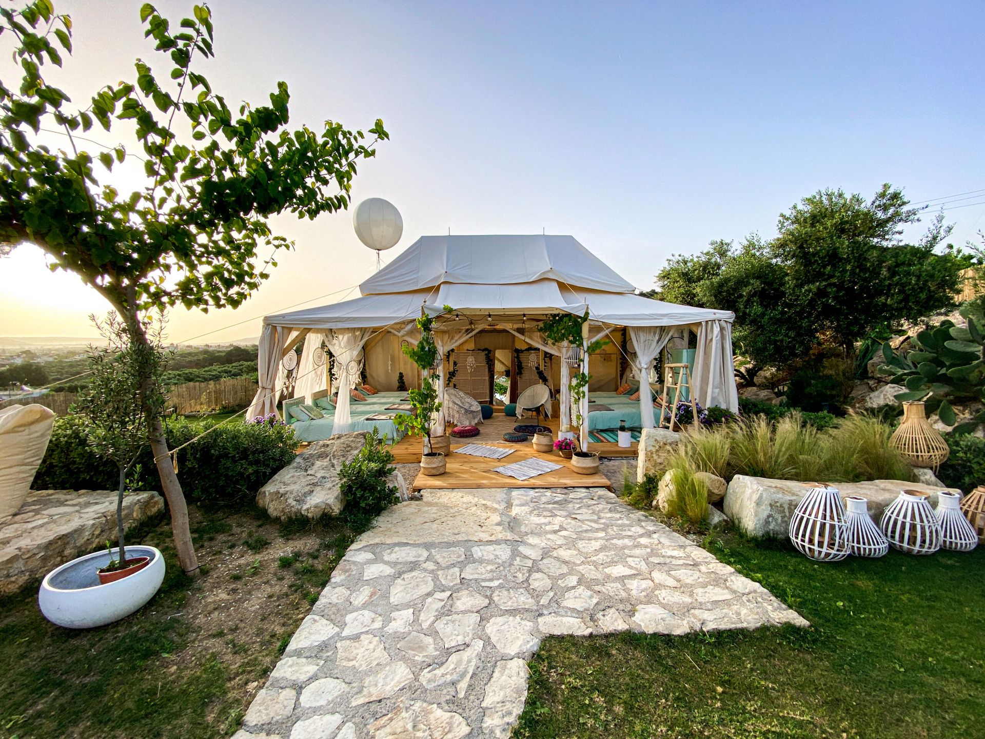 40 kontra 20 - glamping