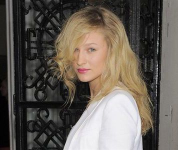 Uczestniczka "Top model" z piłkarzem na ślubie koleżanki