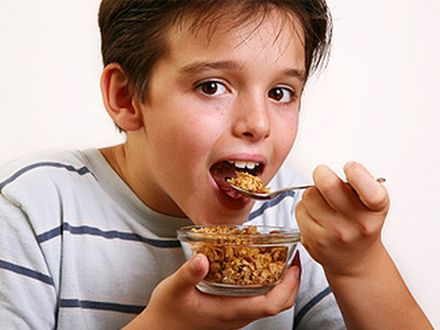 Jak namówić dziecko do jedzenia?