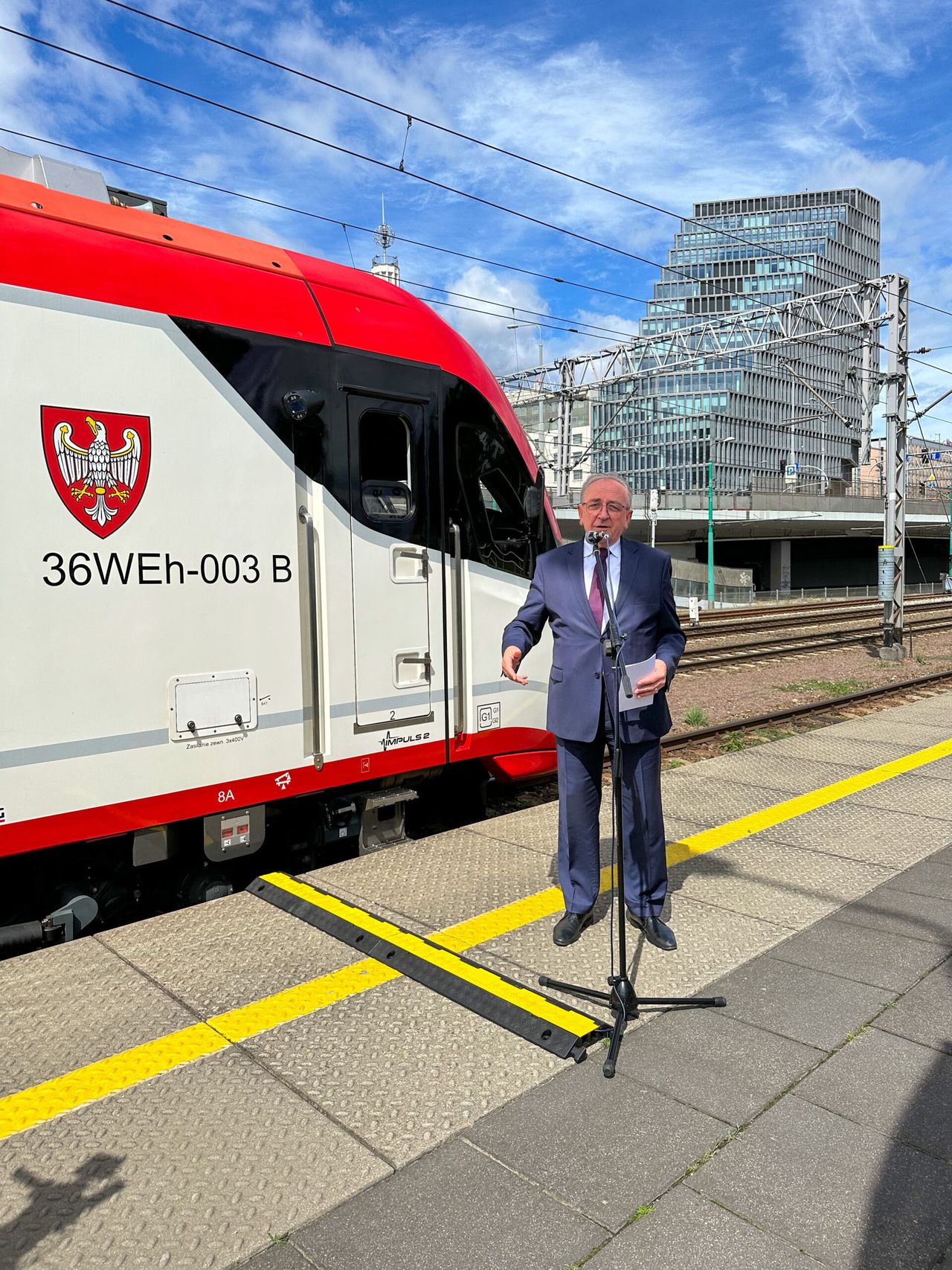 Prezentacja hybrydy przez Koleje Wielkopolskie
