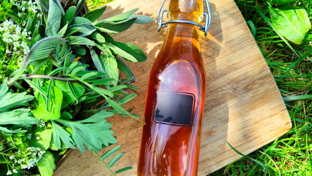 Syrop z kwiatów akacji- Pyszności, źródło: Adobe Stock