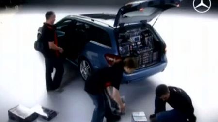 Niesamowita prezentacja nowego Mercedesa! 1
