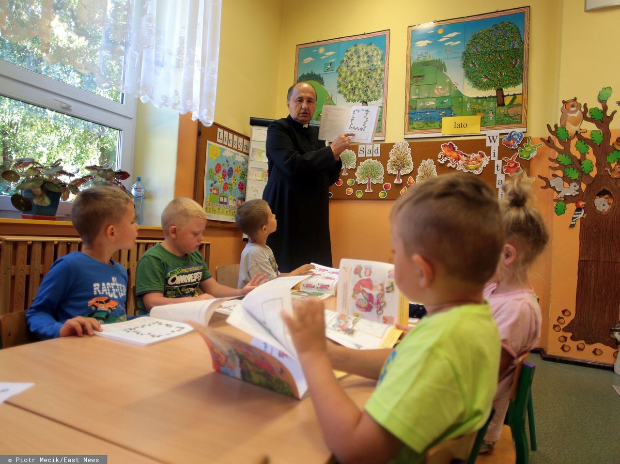 Lekcja religii. Zdjęcie ilustracyjne