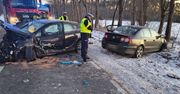 Doręgowice: BMW zjechało na przeciwległy pas. 19-latek pod wpływem narkotyków doprowadził do karambolu