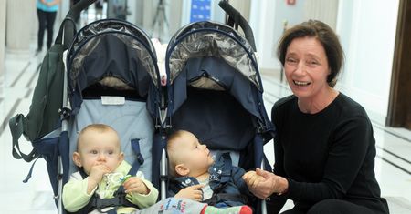 Barbara Sienkiewicz urodziła bliźniaki w wieku 60 lat. Co się z nią dzieje?