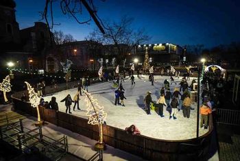 Zielona Góra: Lodowisko już jest, znamy cennik
